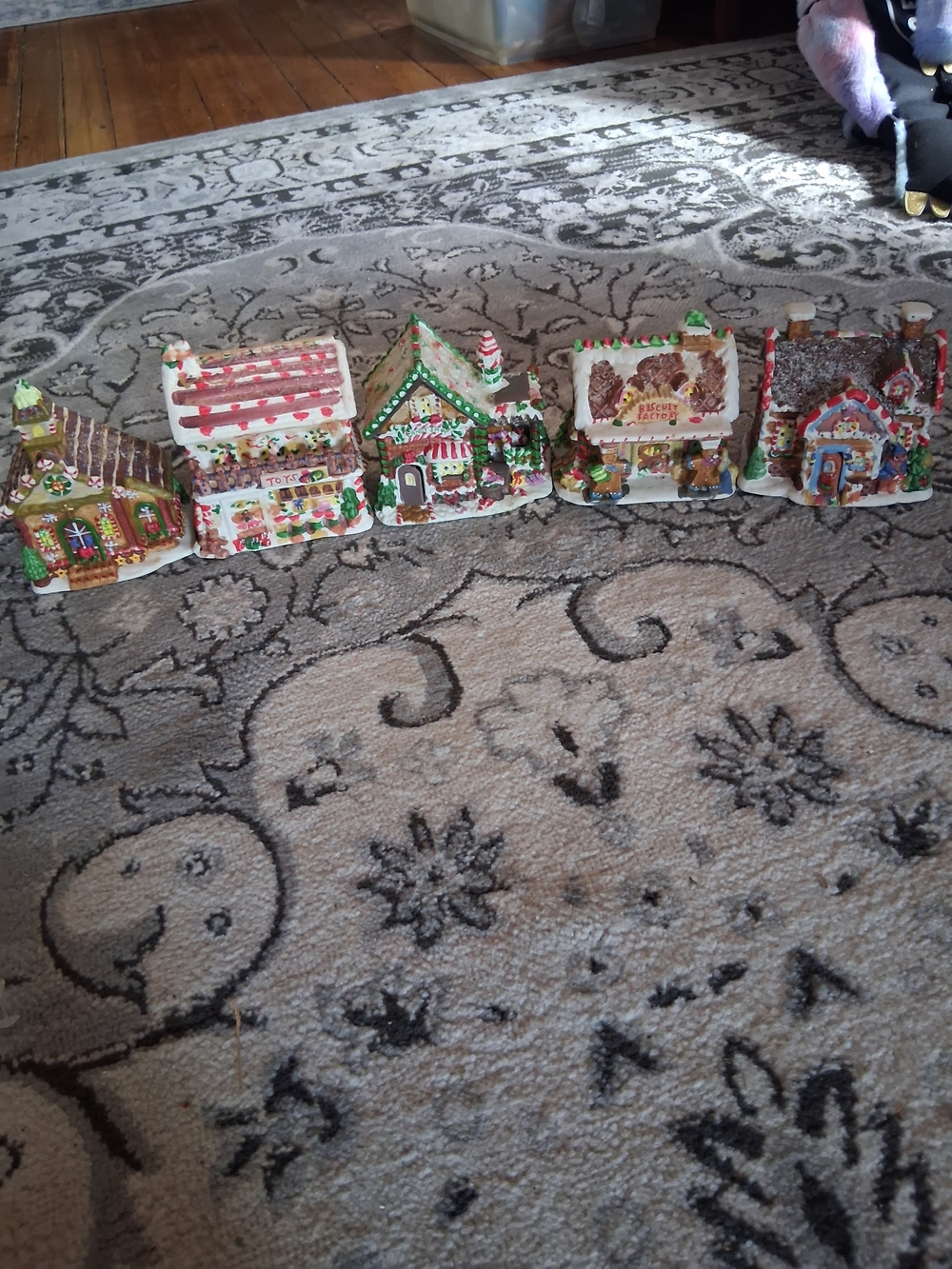 Festive Ceramic Gingerbread Village Set - Multi-Color Holiday Houses